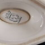 Saucière de St Amand et Hamage, terre de fer modèle Suzanne fleurs vertes