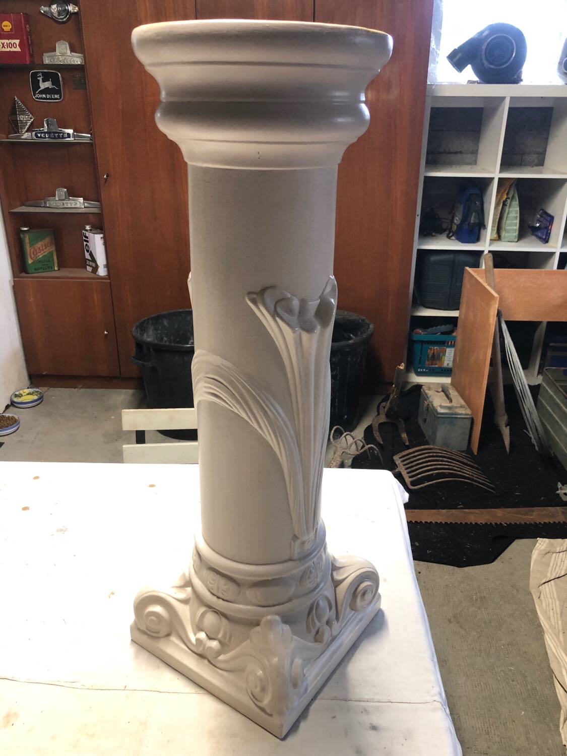 Column support pillar lamp holder