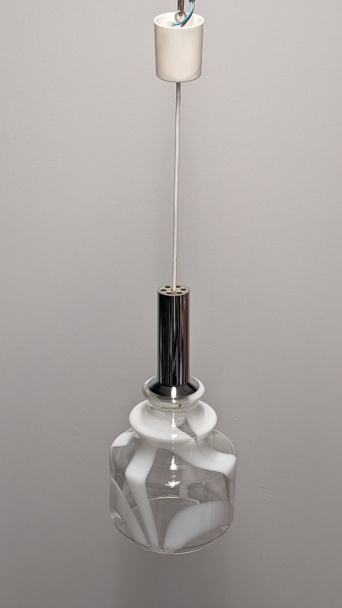 Suspension en verre Murano marbré blanc, Italie vers 1970