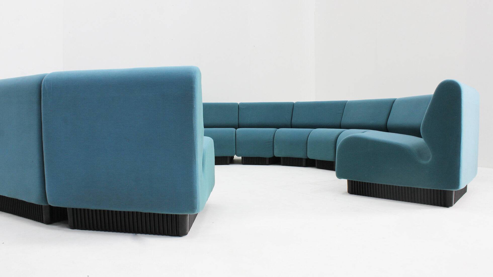Vintage large modular round sofa by Don Chadwick for Herman Miller