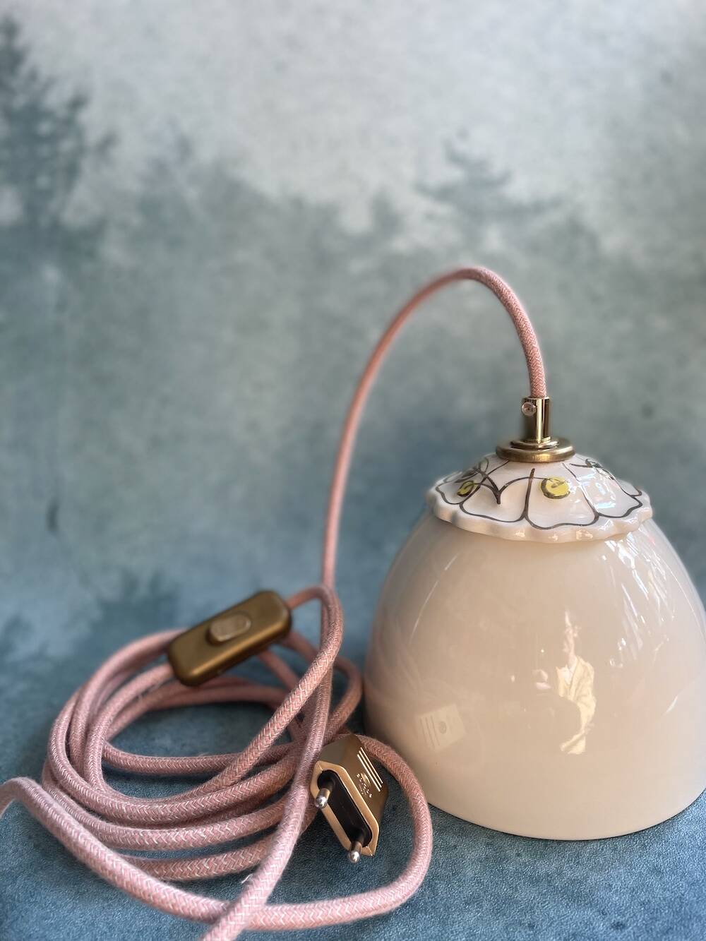 Beige ceramic lamp and decorative bowl