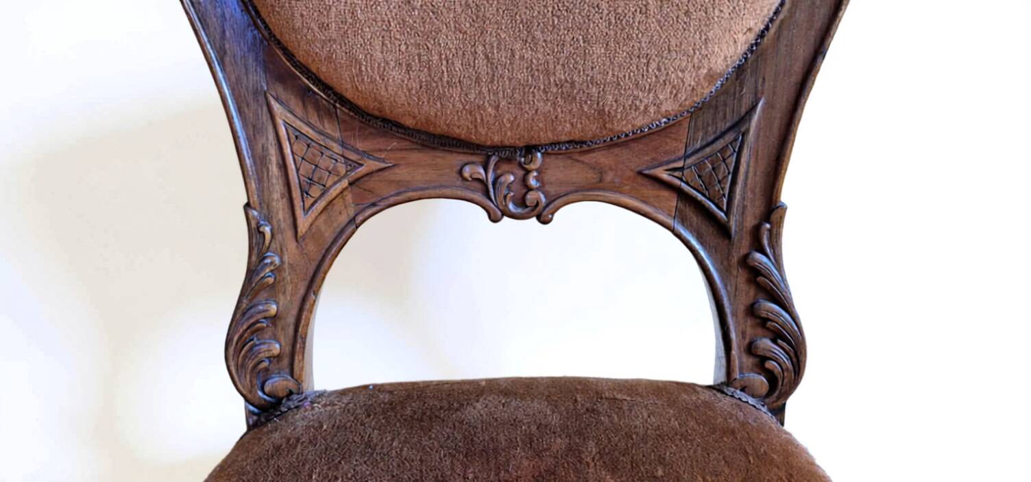 Ensemble de 4 chaises anciennes de style néo-rococo (19e siècle)