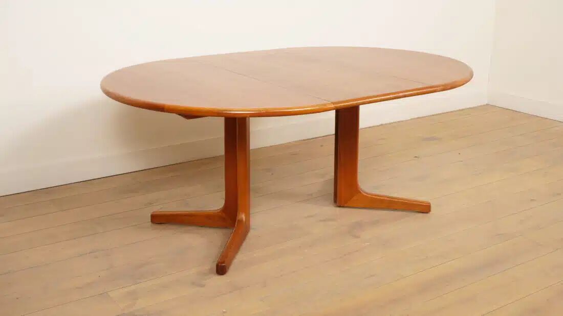 Vintage round dining table | extendable | teak | 121-173 cm