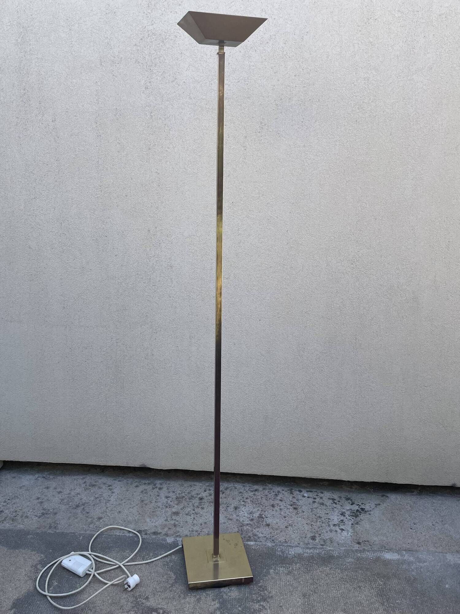 Lamp in gilded brass