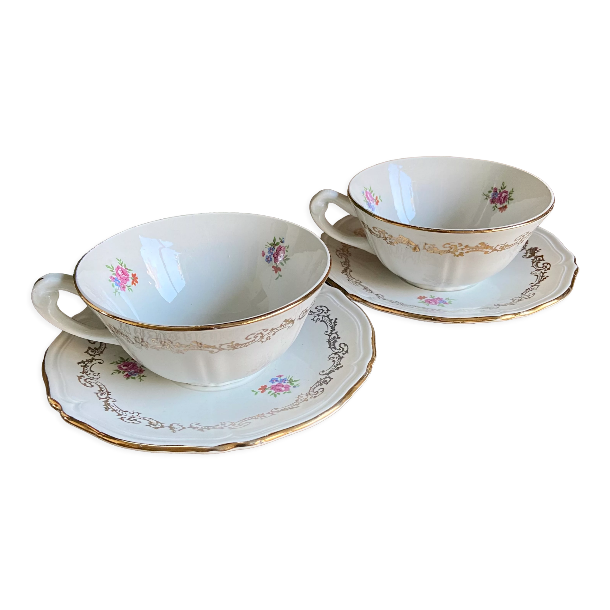 Duo of vintage floral cups