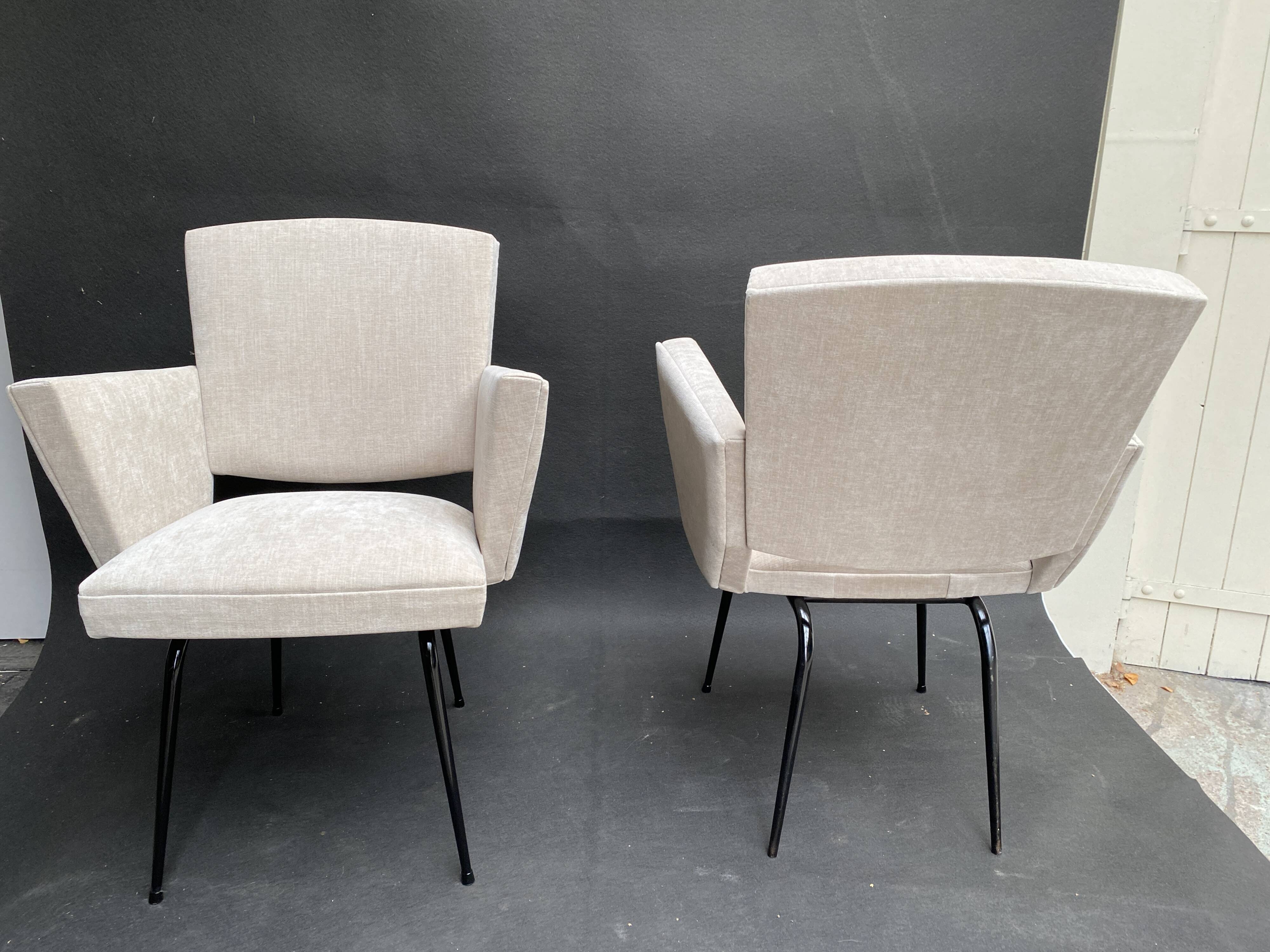 Paire de fauteuils années 60
