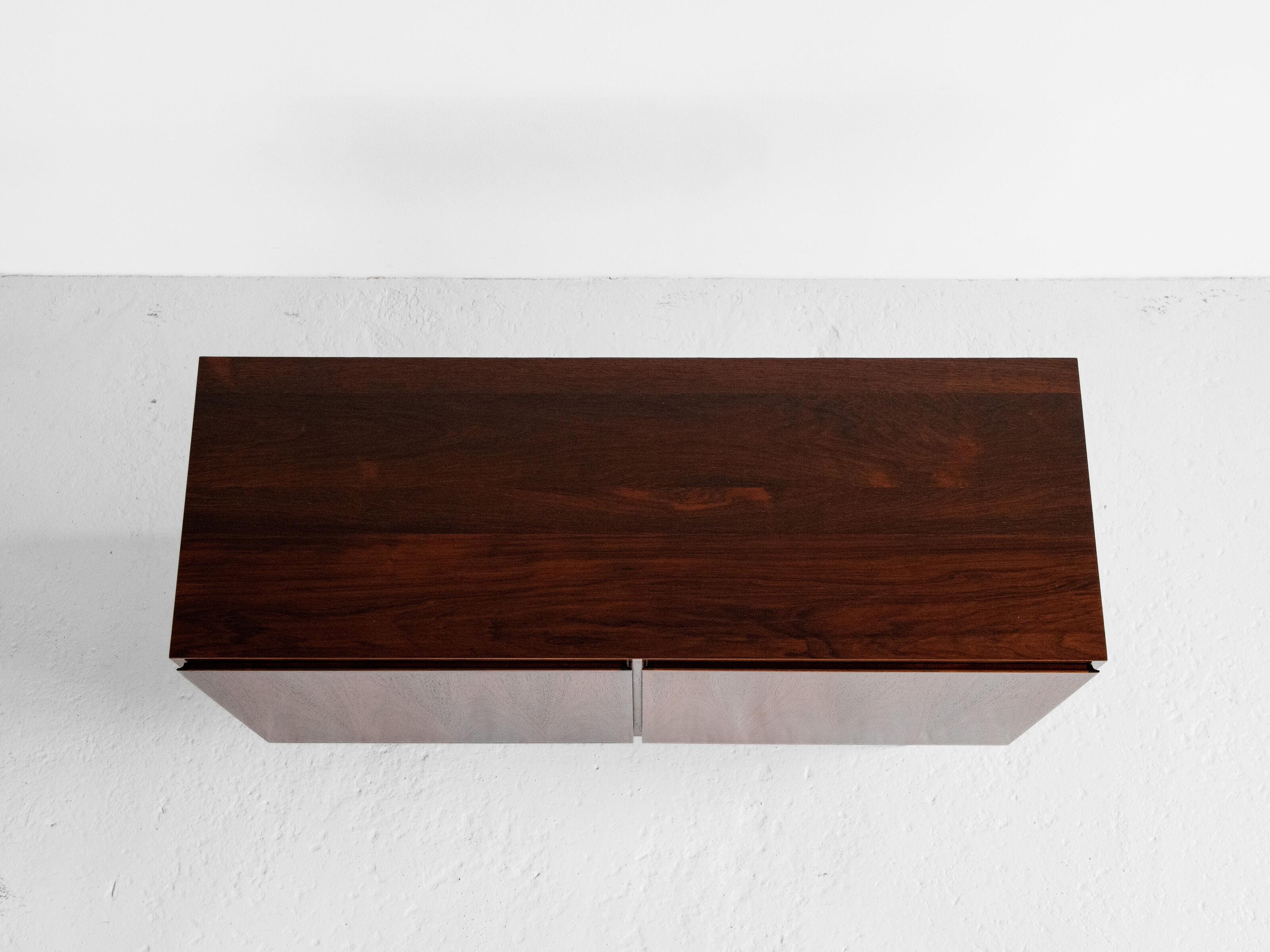 Midcentury Danish cabinet in rosewood by Omann Jun 1960s - handle free doors