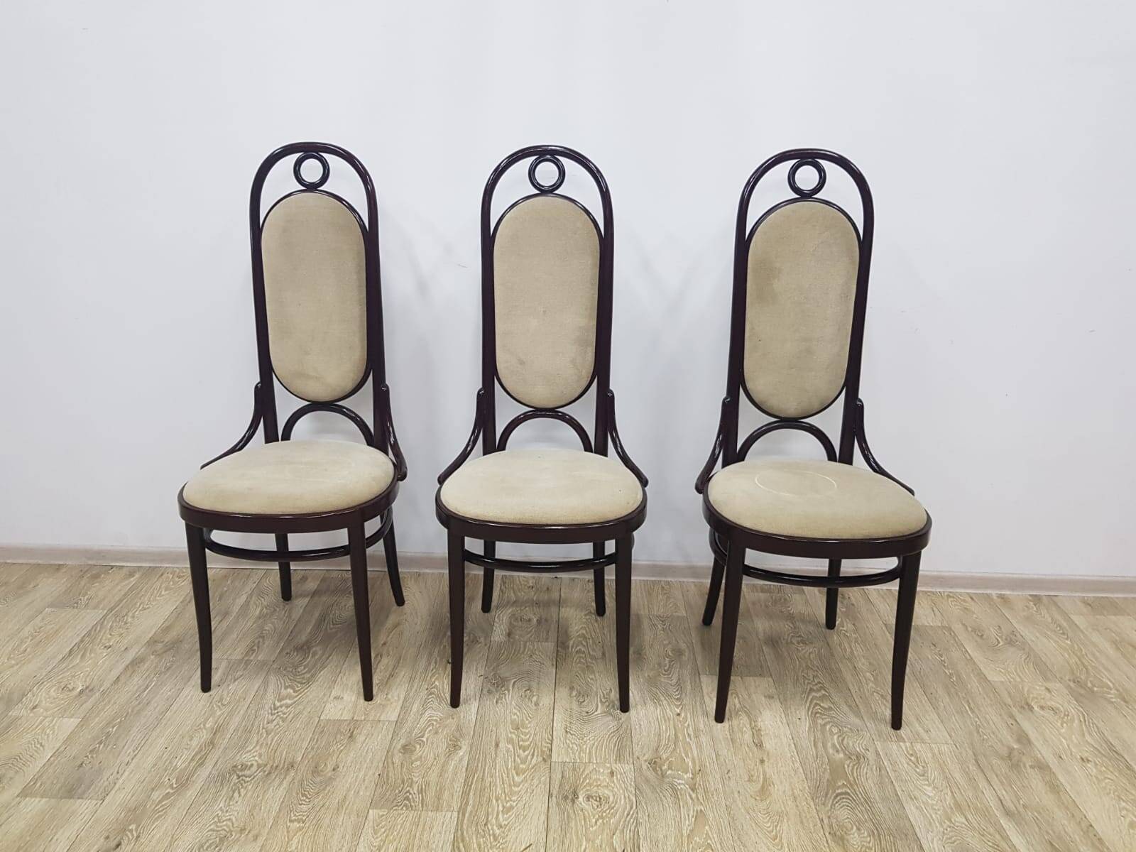 Ensemble de trois chaises Thonet