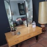 Dressing table of the 50