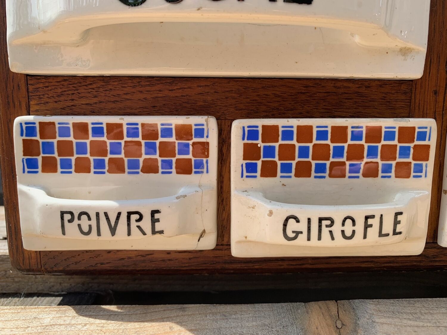 Old spice cabinet Saint-Clément