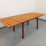 Vintage garden furniture set consisting of a table with extensions and 4 armchairs