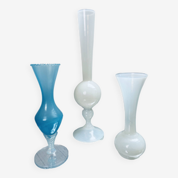 Trio de vases en opaline