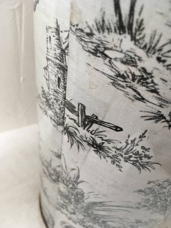 Metal wastebasket old décor fabric of jouy