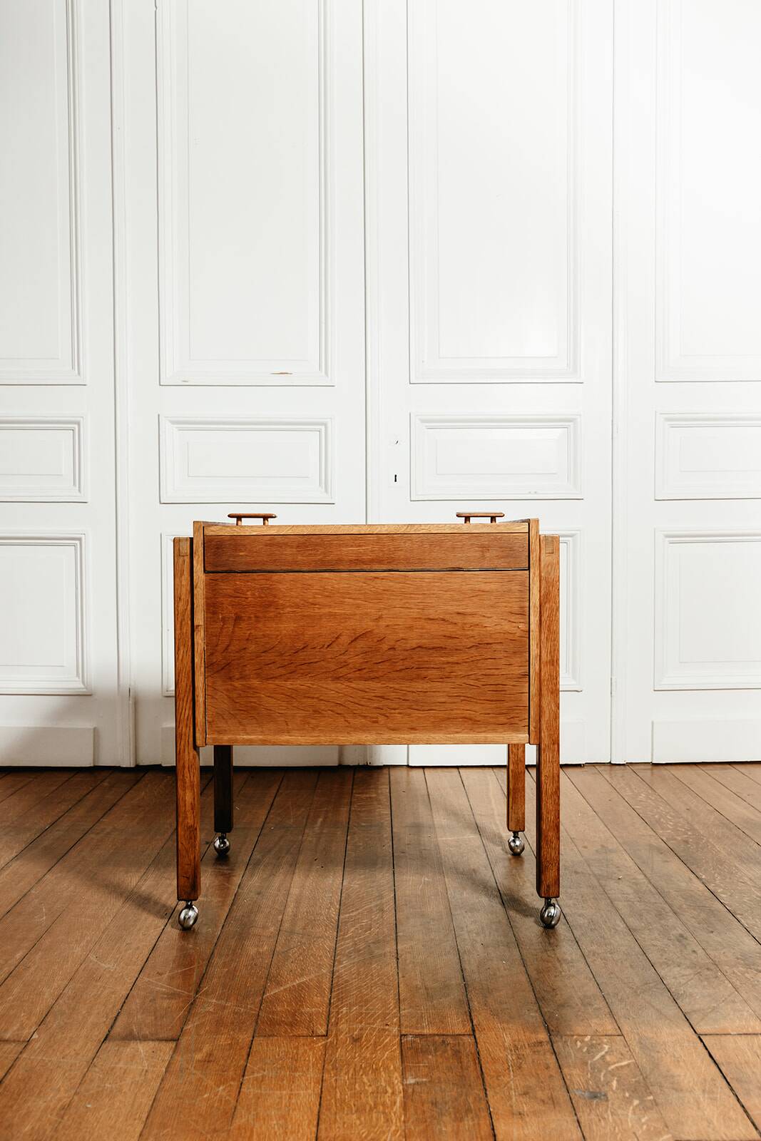 Meuble bar sur roulette vintage