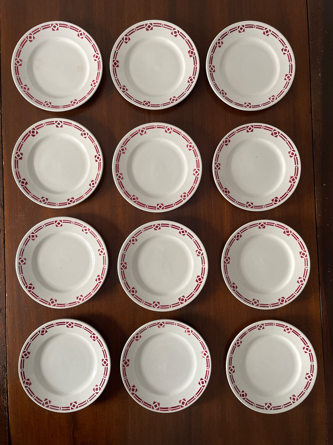 Set de 12 assiettes à dessert Saint Amand 1930