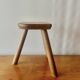 Antique tabouret de ferme en bois tripode
