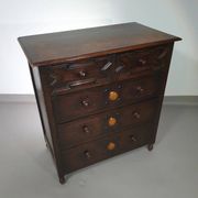 Particularly cool English chest of drawers. Dated (Charles 2 era). Made of solid oak with beautiful patina.