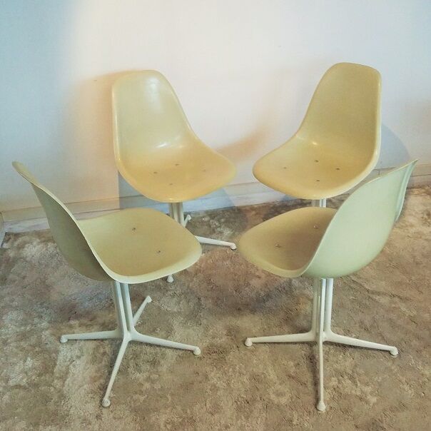 Set of 4 chairs the Fonda - Eames - Herman Miller