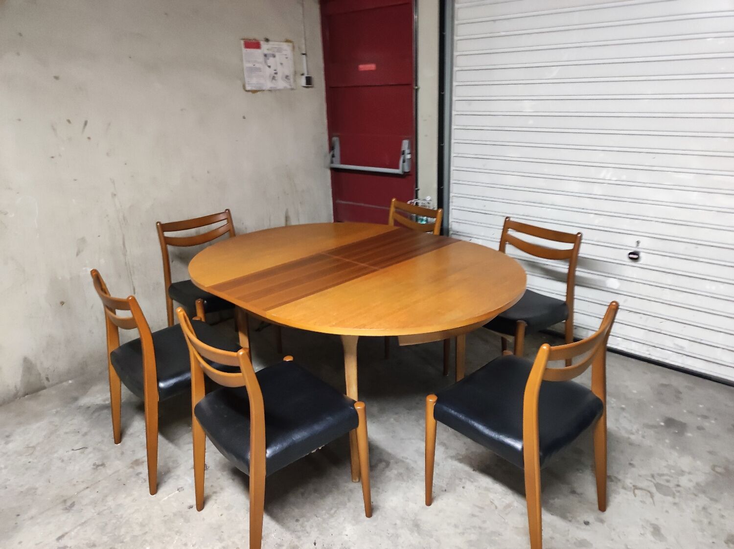 Table ronde scandinave vintage