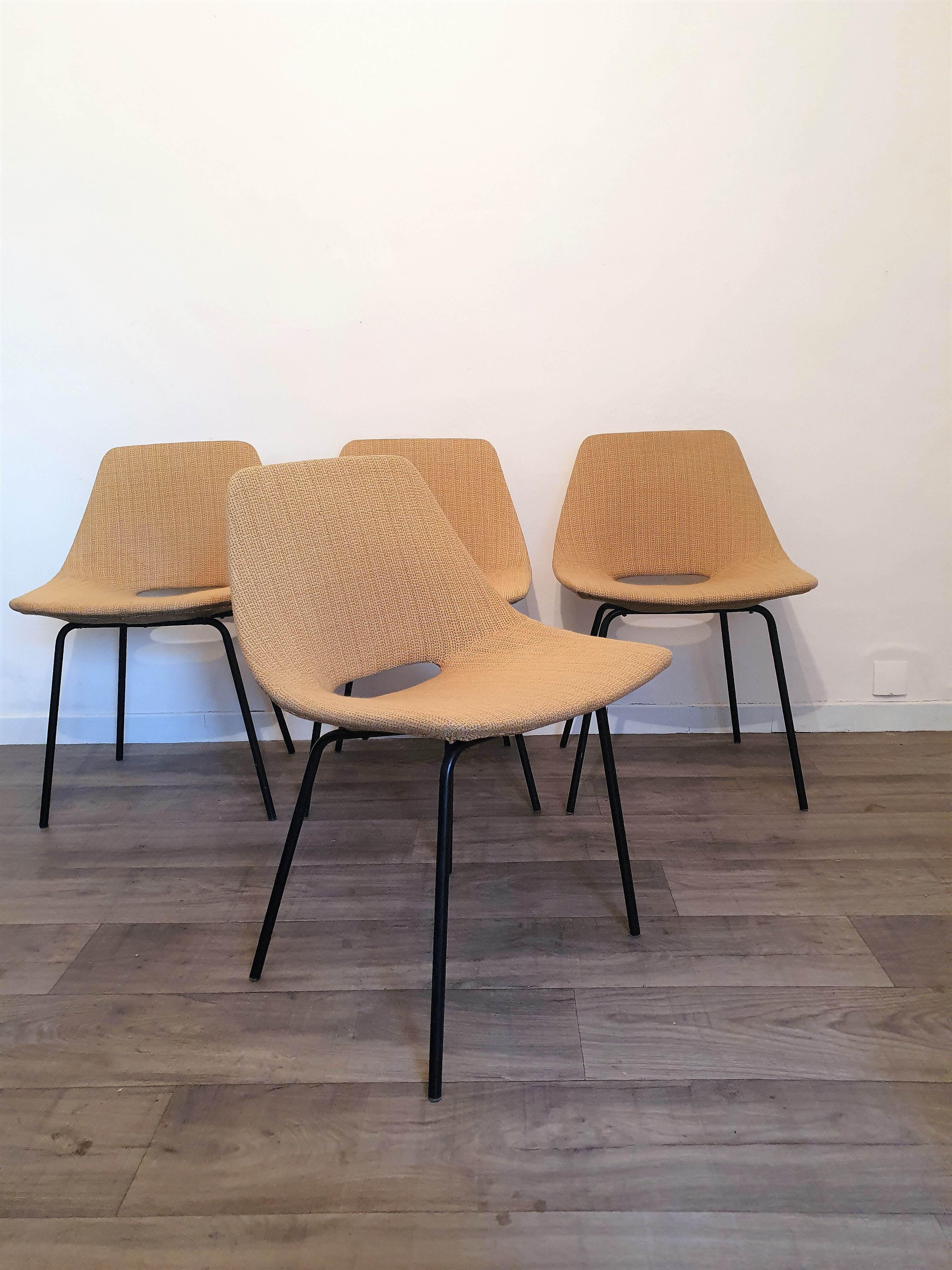 Suite of 4 chairs of Pierre Guariche model amsterdam . 1955