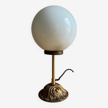Lampe à poser globe en verre vintage