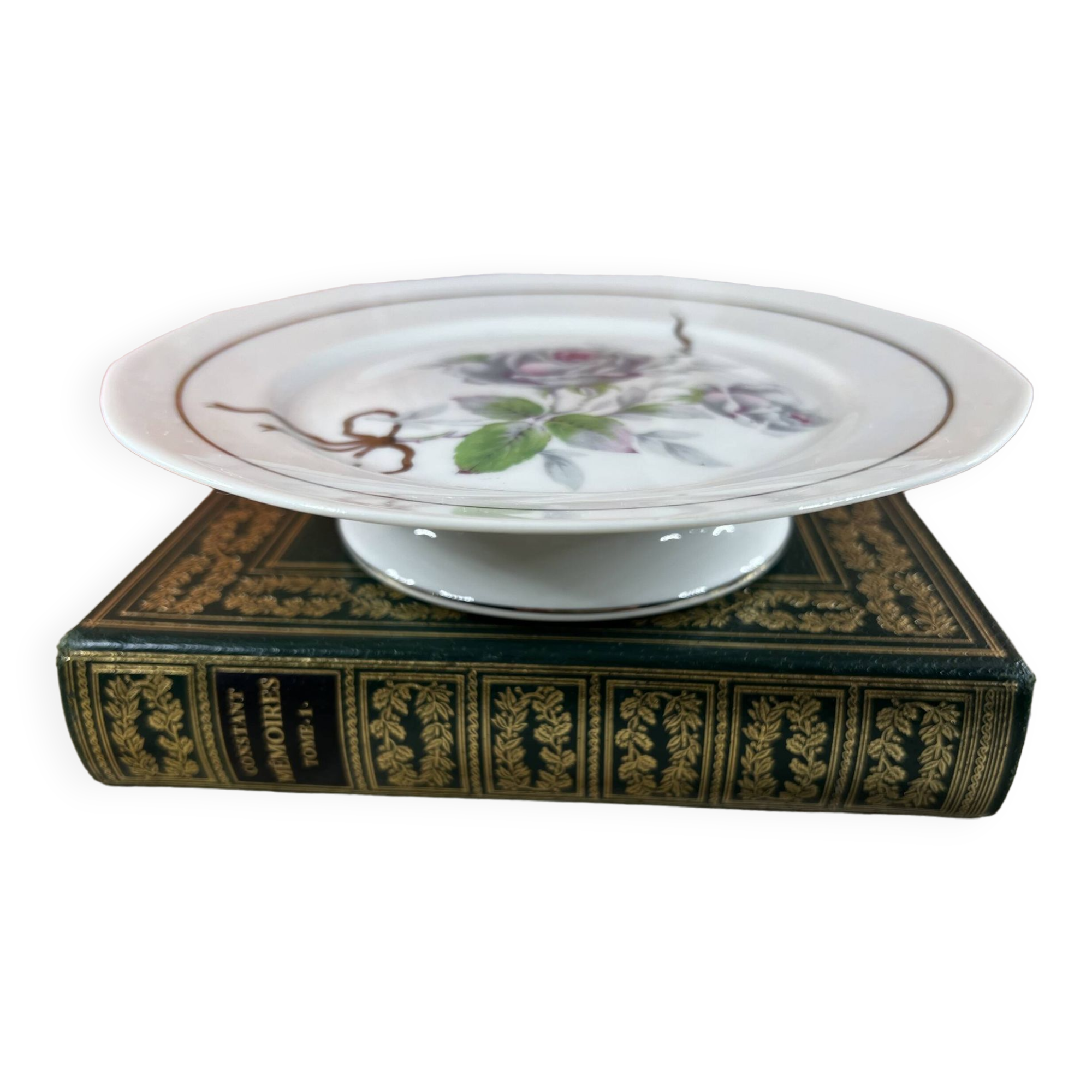 Cup on foot display in Limoges porcelain