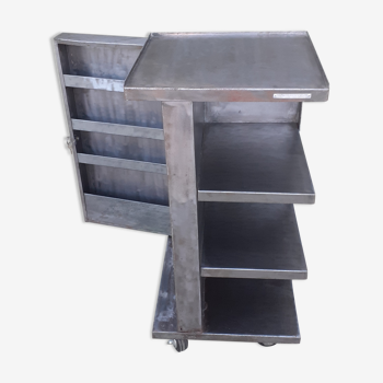 Metal service cabinet