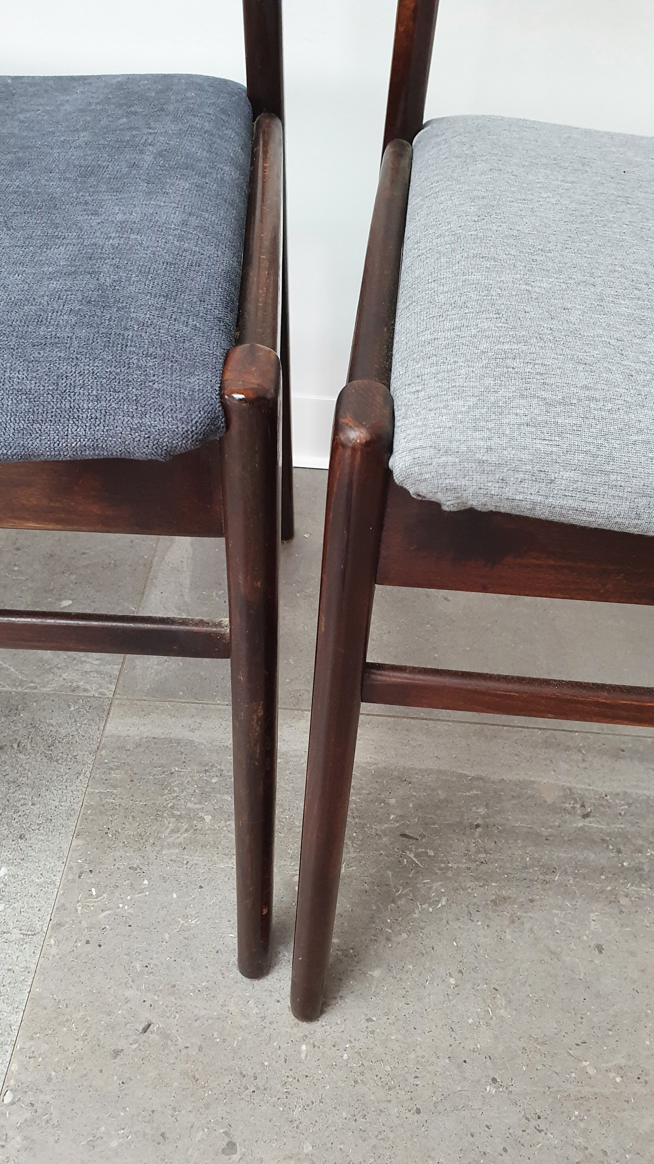 Set of 4 Scandinavian chairs in Rio rosewood