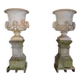 Paire de vases en fonte de style néo-classique,  époque 19ème