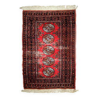 Tapis vintage fait main Lahore en laine rouge (75cm x 119cm) – Années 1960