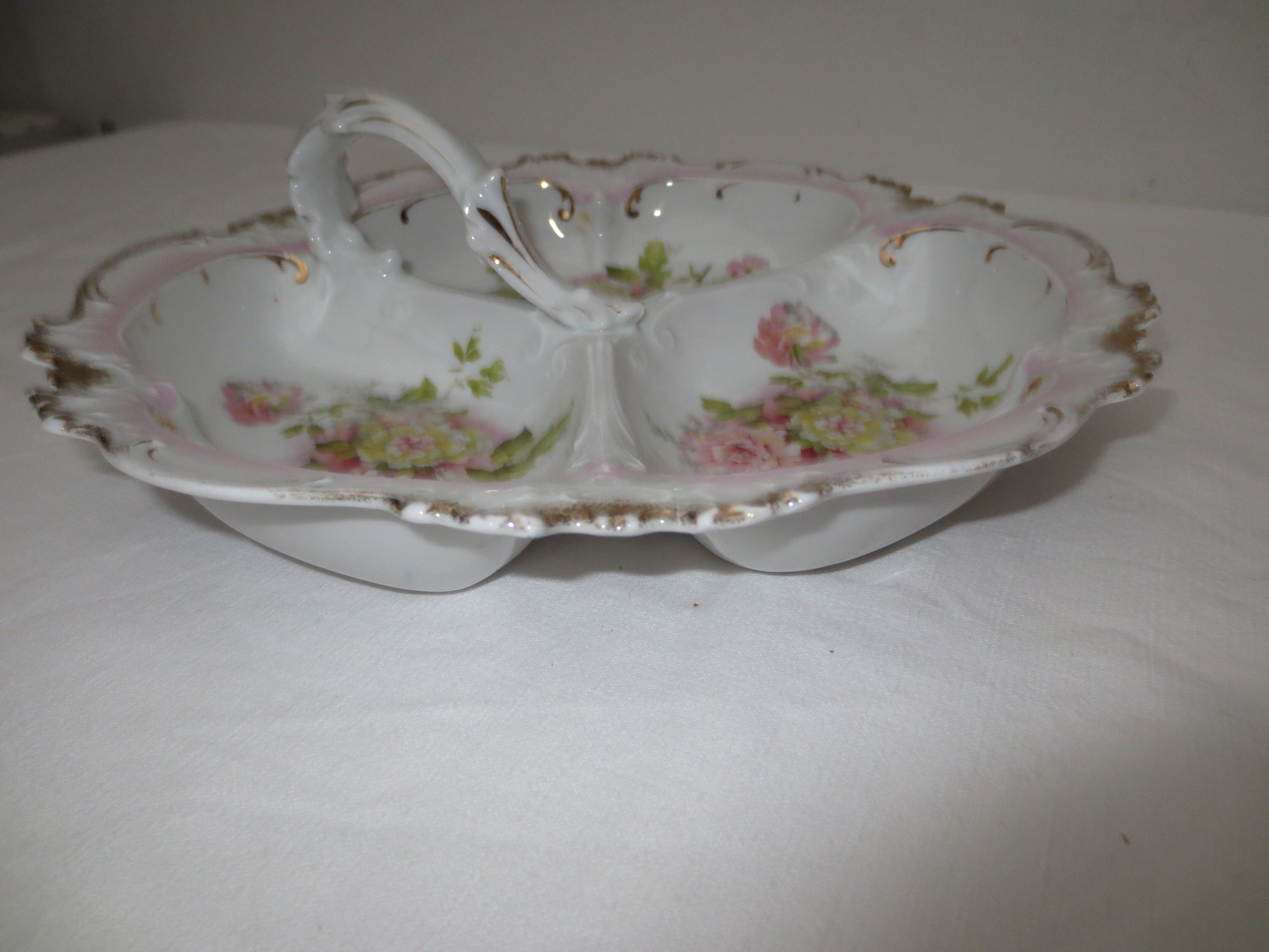 Numbered decorated porcelain quarter dish for hors d'oeuvre or other