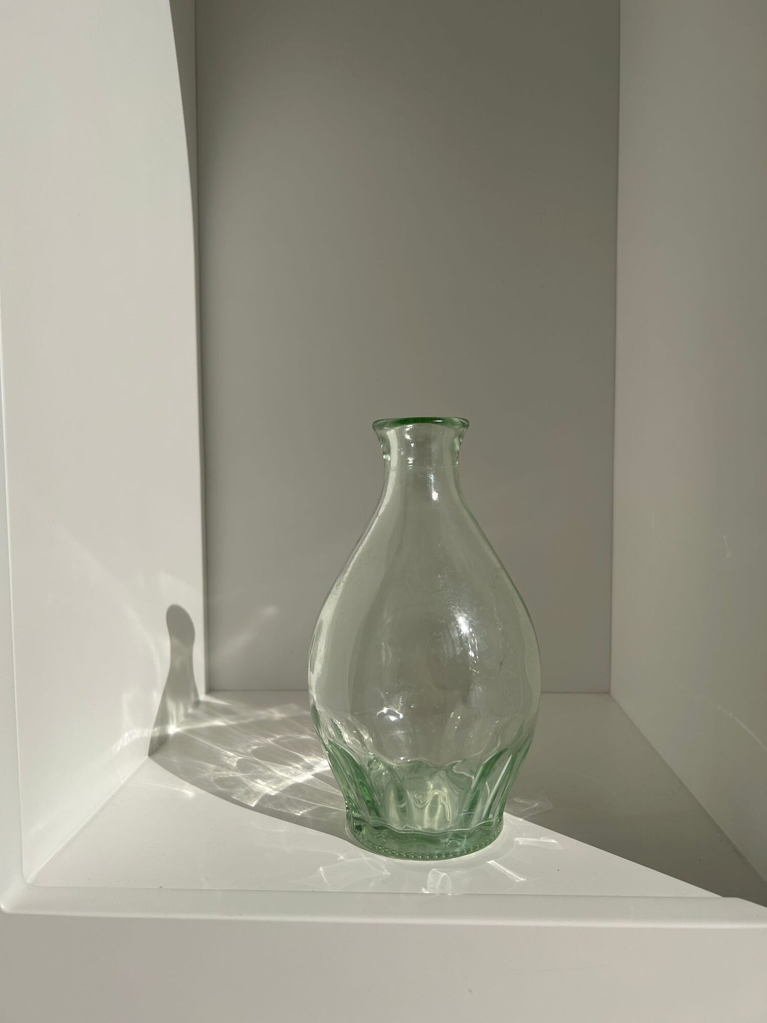Vintage ovoid glass vase 70cl "Registered model" H:23cm