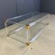Table basse en laiton et lucite attribuée à Charles Hollis Jones, années 1970.