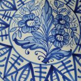 Large wall plate in majolica signed by Enrique Crespo, Artesania years.