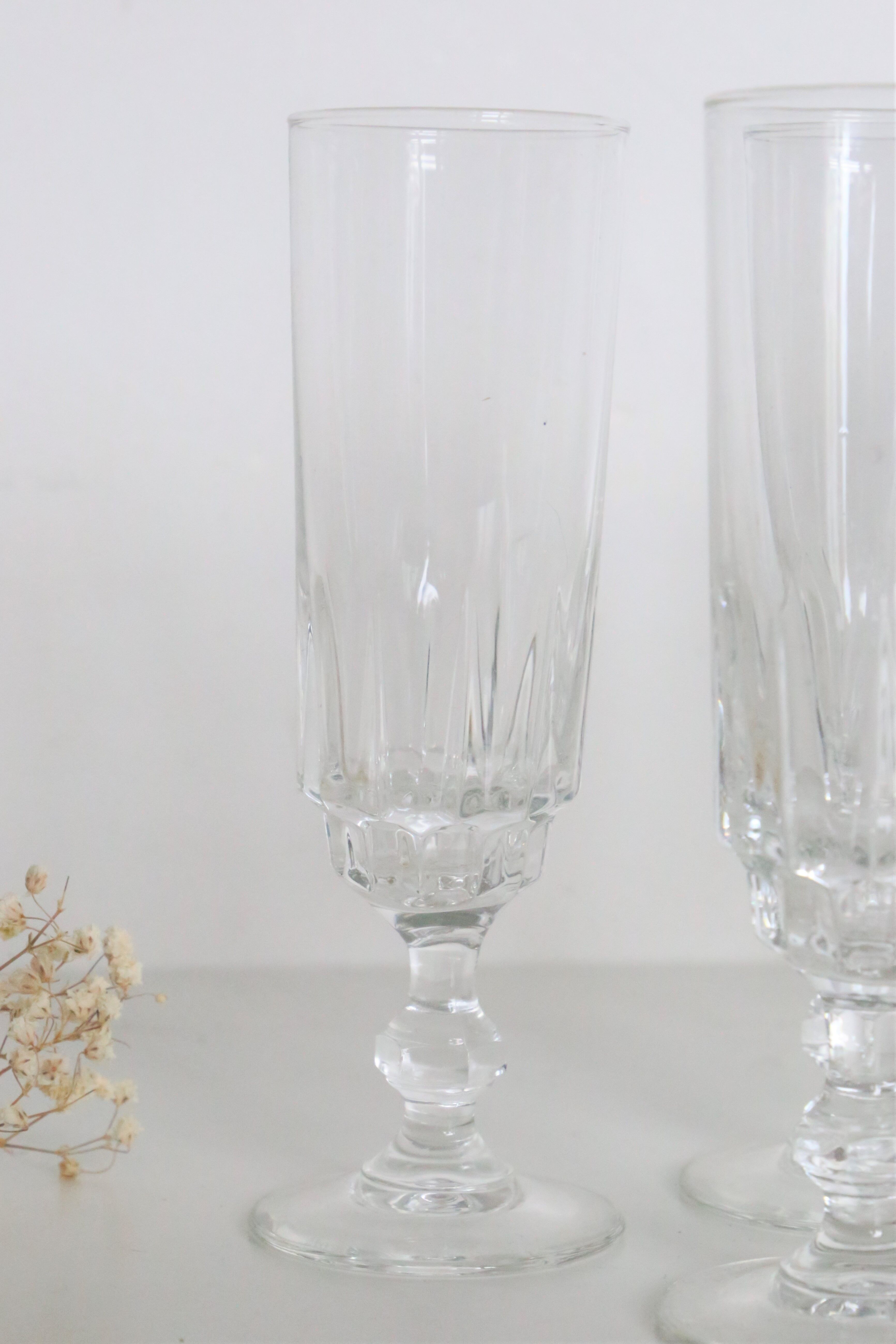 Ensemble de 7 flutes à champagne, verre, vintage