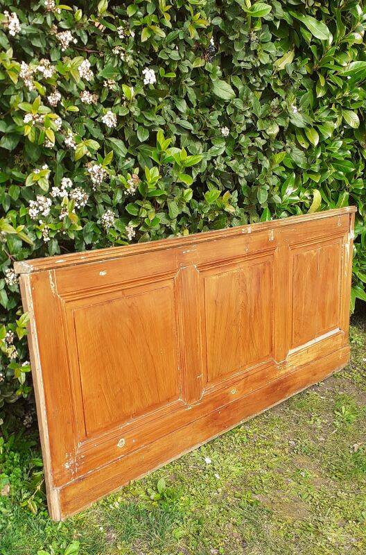 Low wall panelling 8.65m panelled with mouldings wainscoting skirting.