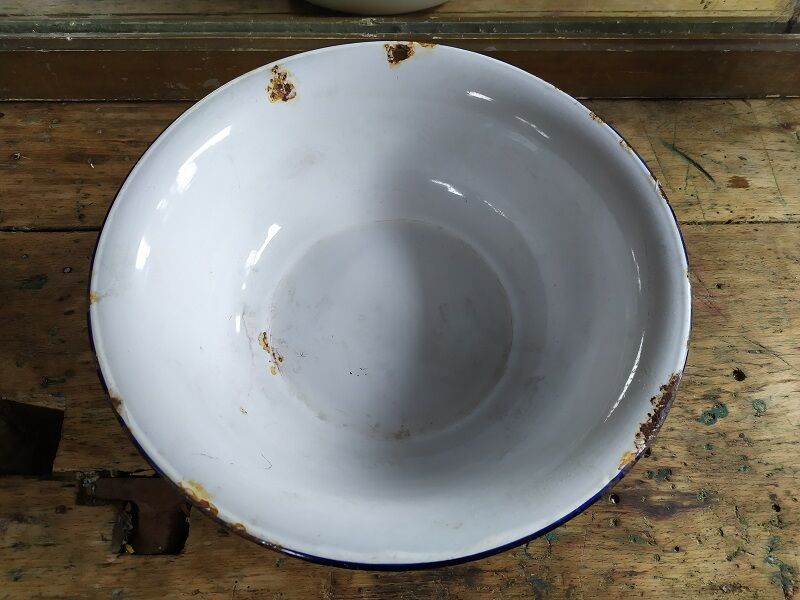 Old Vintage enamelled metal basin