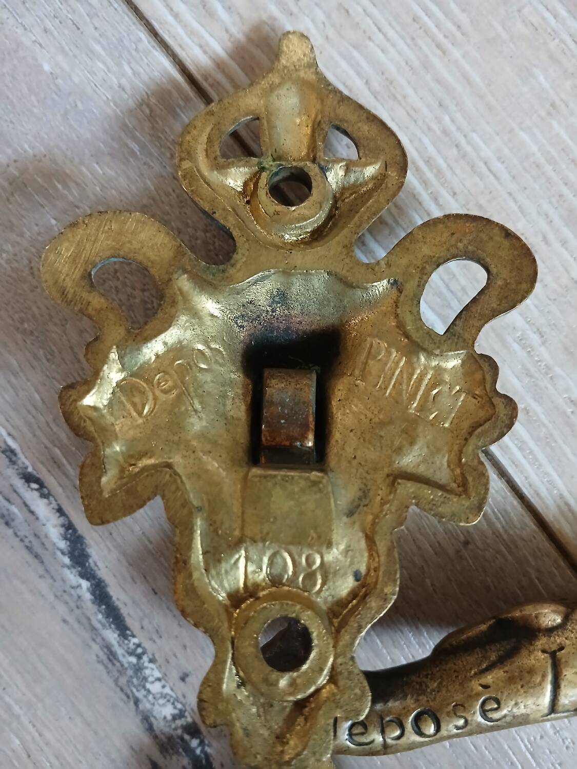 Paire de poignées en bronze L.Pinet