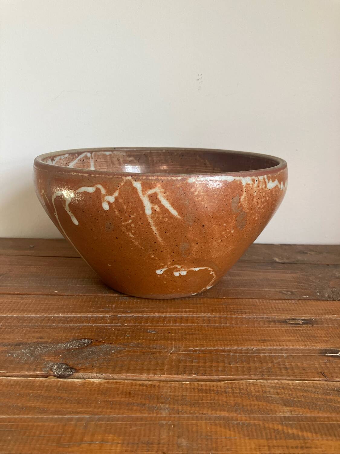 Stoneware salad bowl