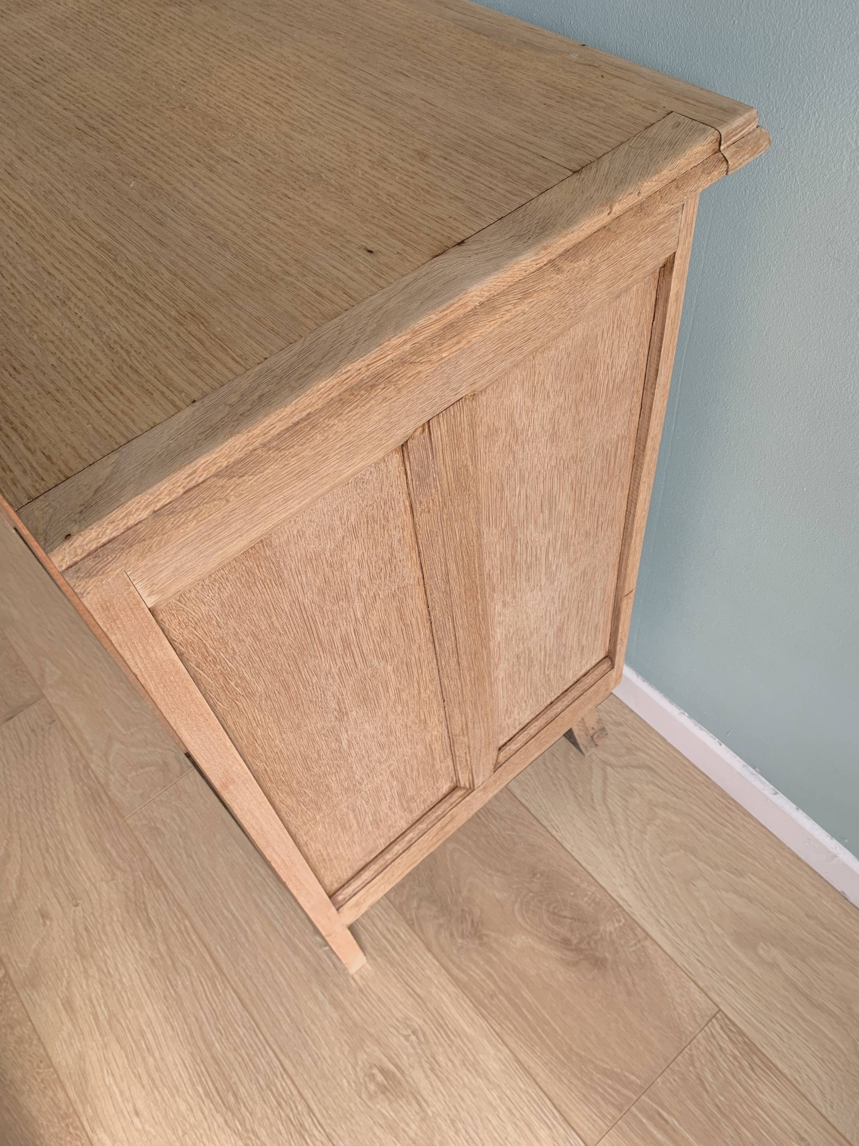 Art Deco chest of drawers