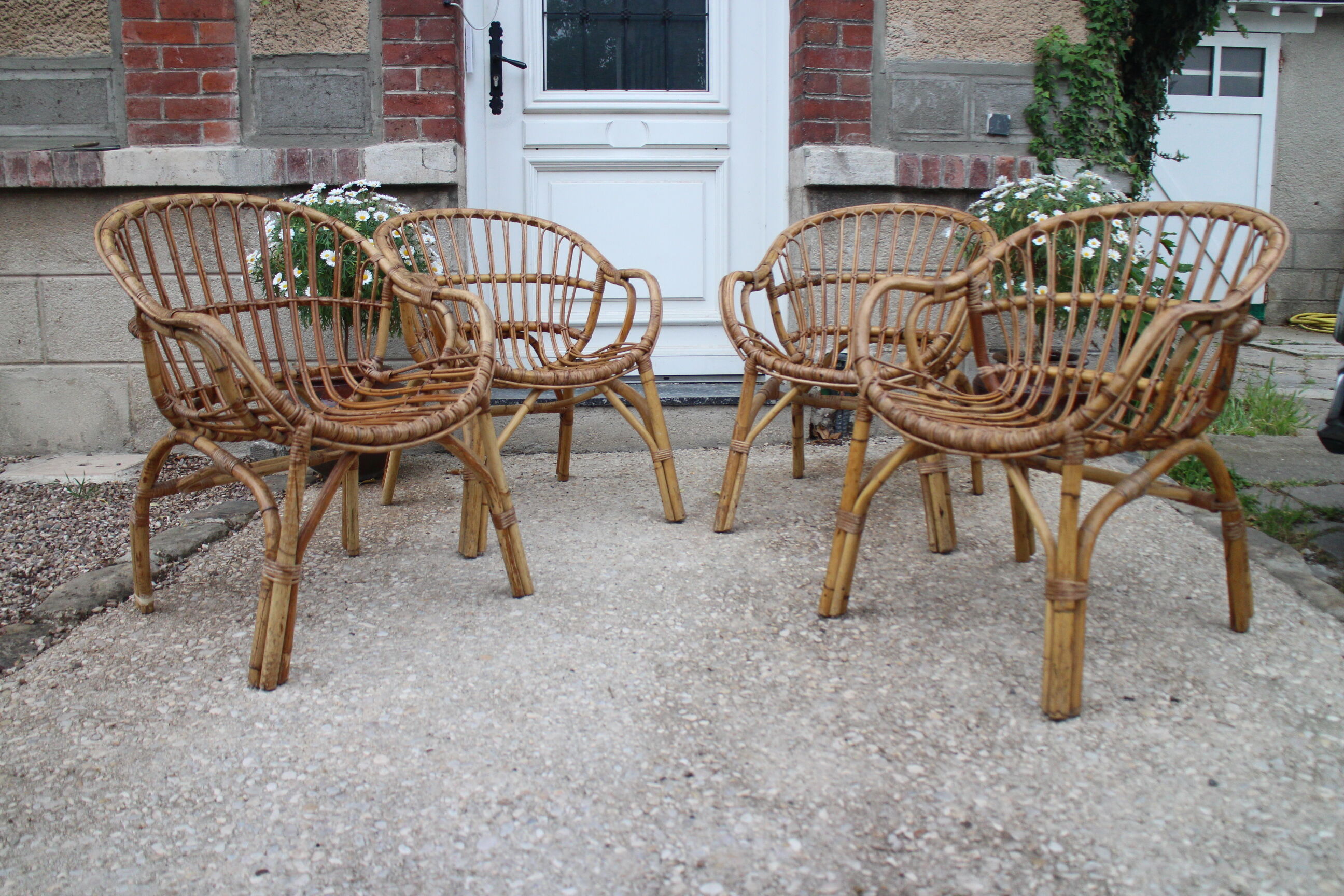 4 rattan basket chairs