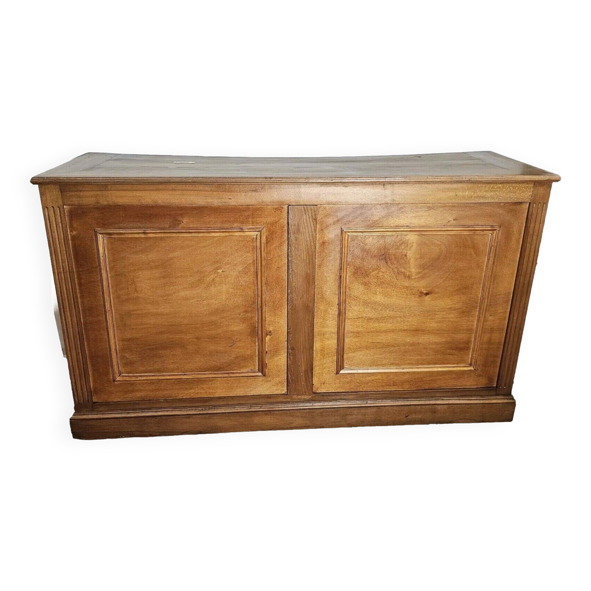 Beech coffee counter