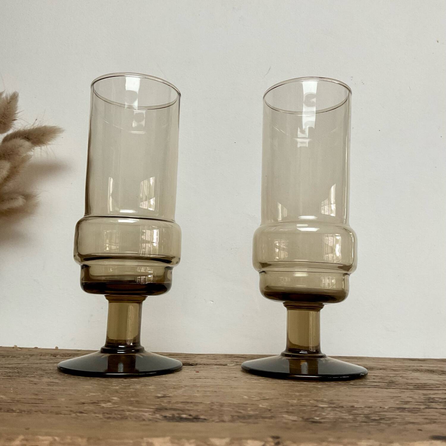 6 smoked glass flutes