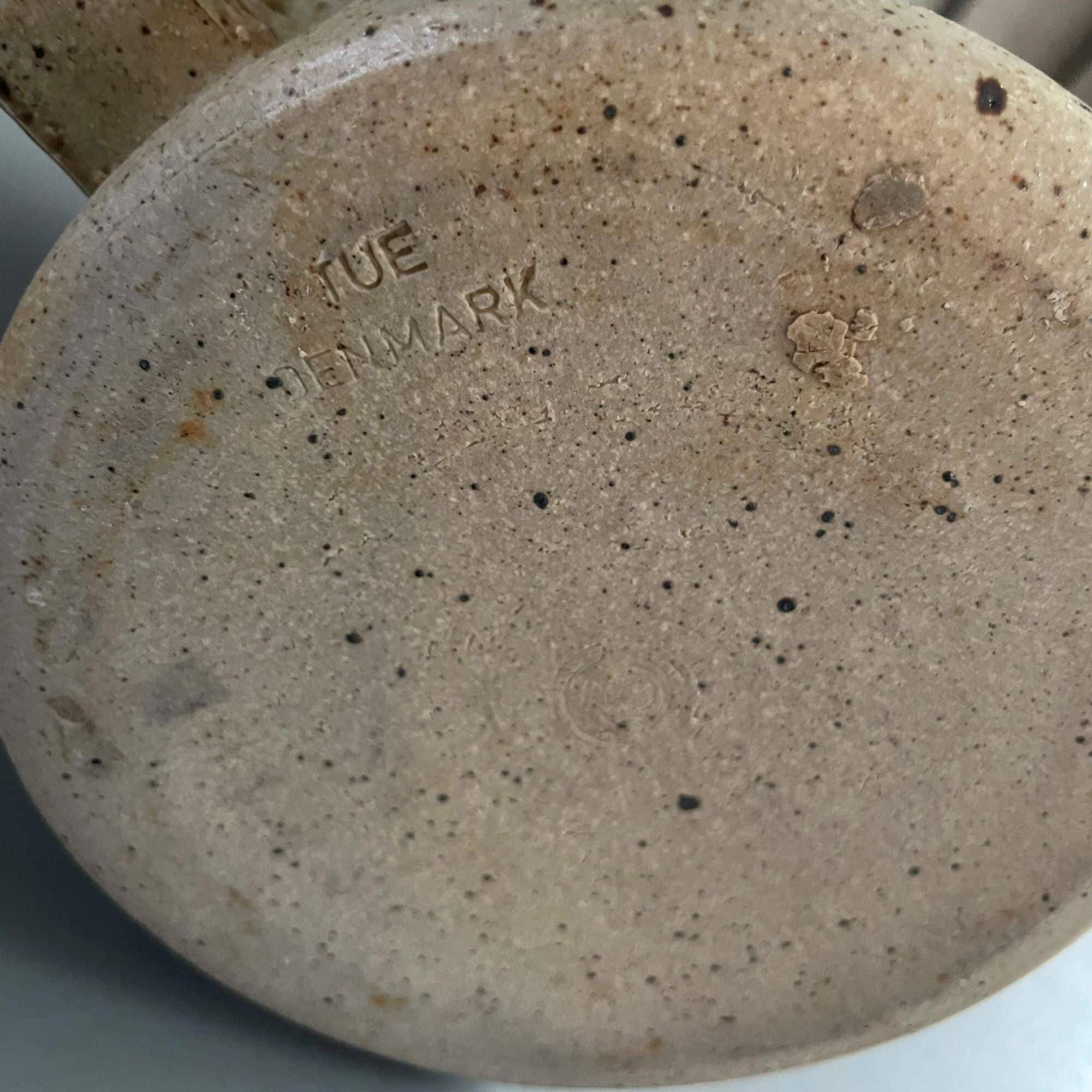 Théière en poterie d'atelier par Tue Poulsen pour Tue Keramik, Danemark, années 1960.