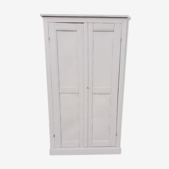 Armoire parisienne