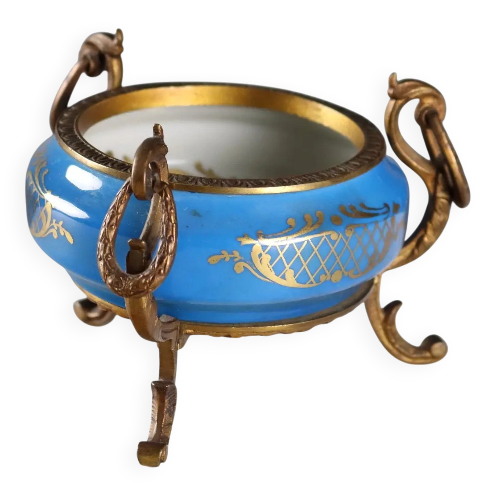 Antique coupe in Sèvres porcelain, Man., France, early 20th century.