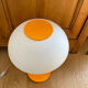 Lampe champignon vintage métal laqué orange et plastique blanc