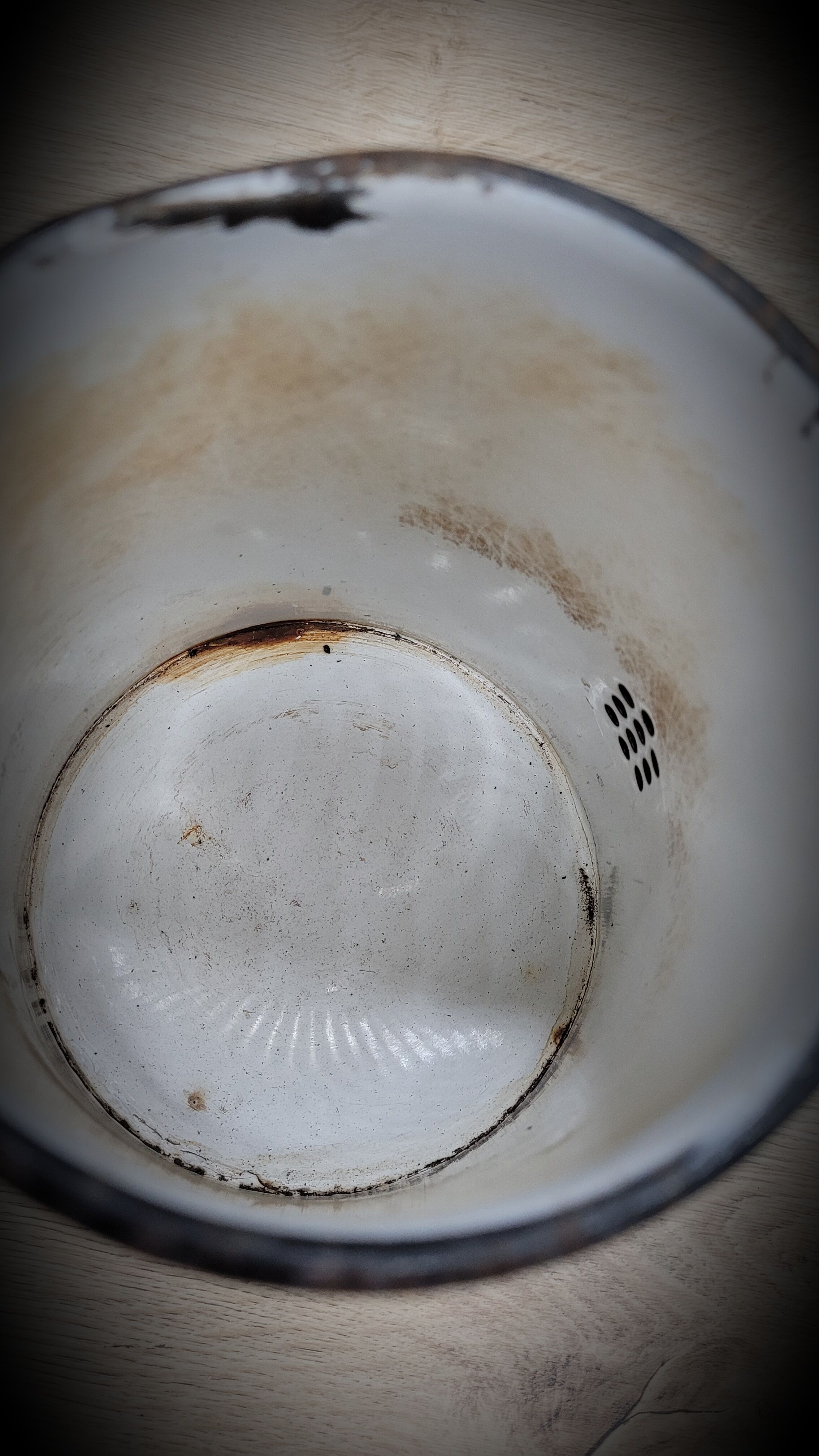 White enamelled teapot coffee maker