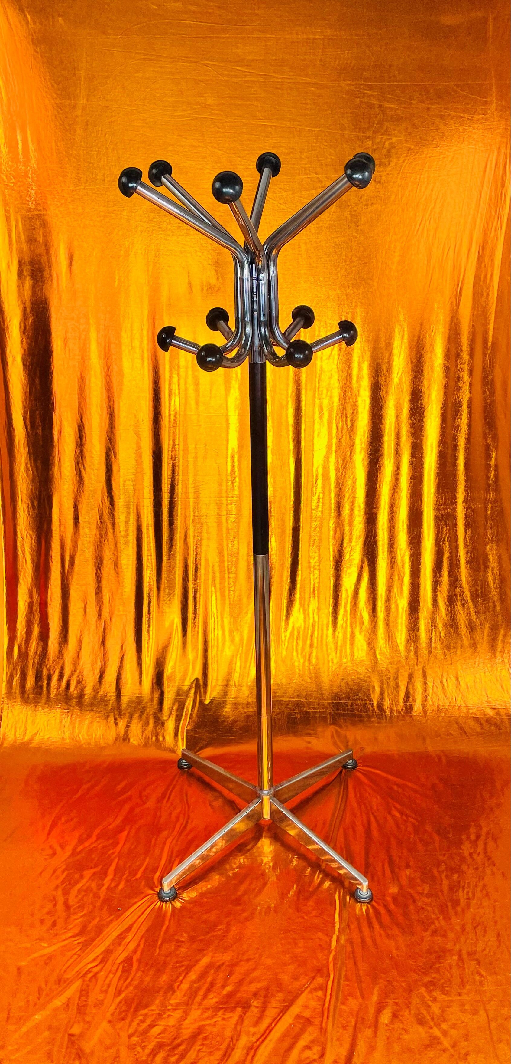 Coat rack on foot parrot 70