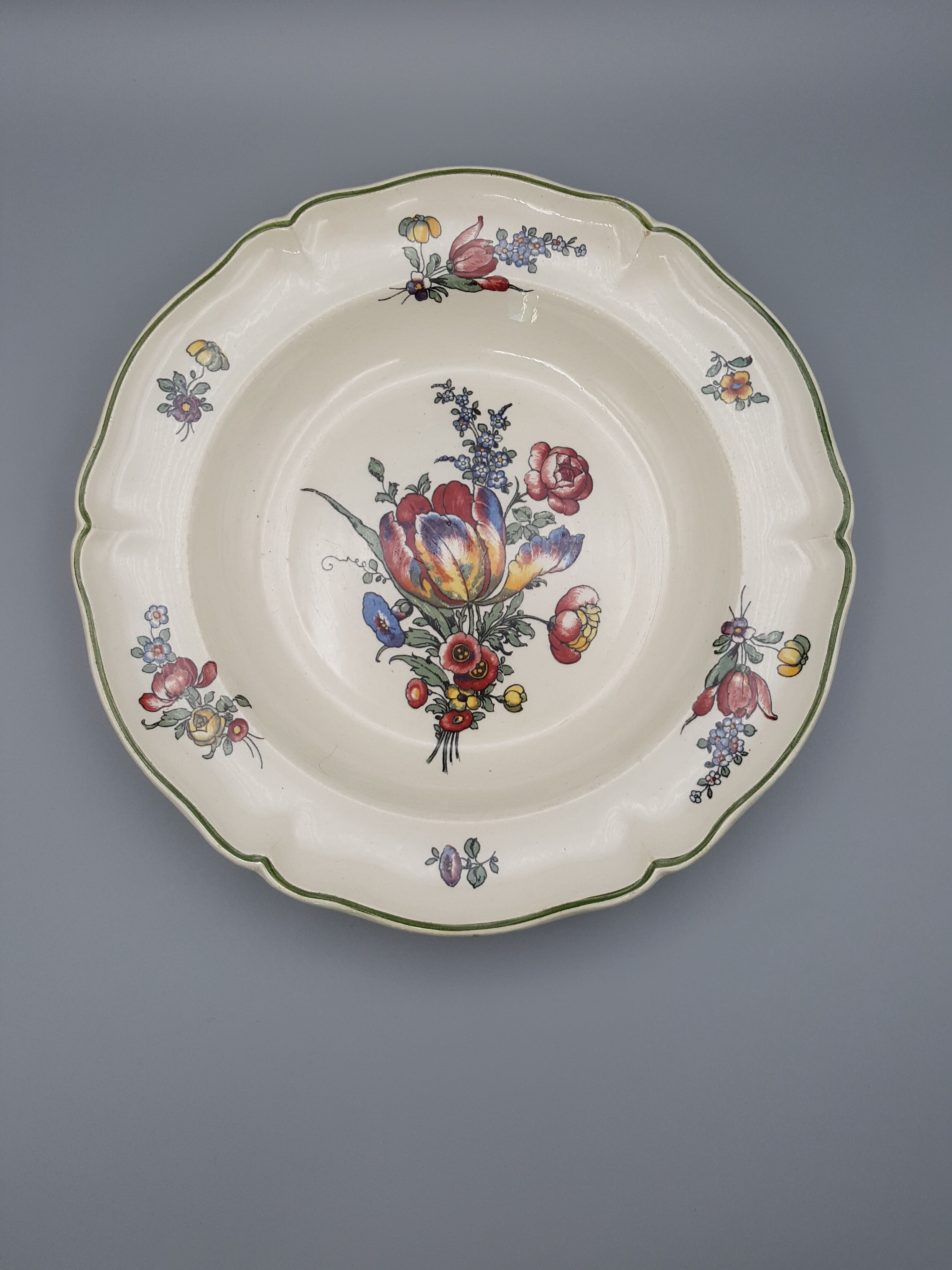 Series of 5 hollow plates Villeroy and Boch décor Mettlach flowers